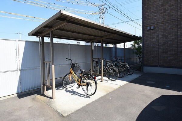 建物設備(駐輪場)