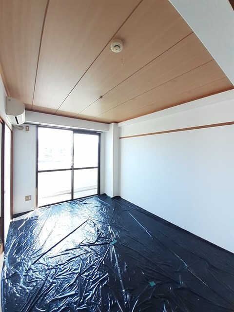 物件内観写真4　(居室・リビング)