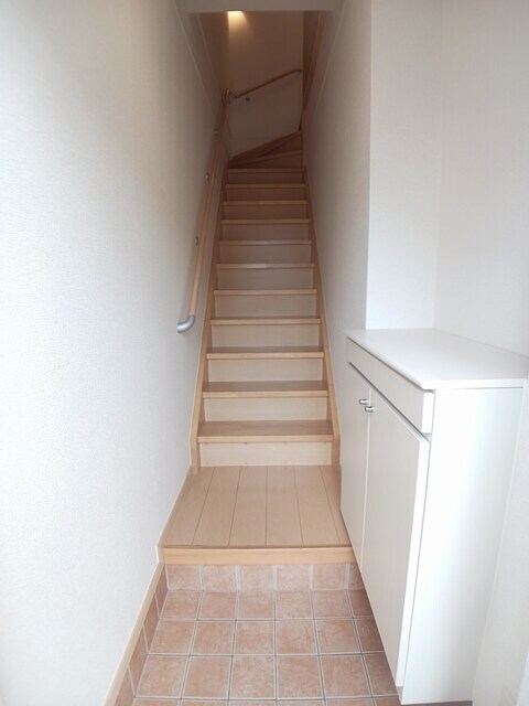 物件内観写真10　(玄関)