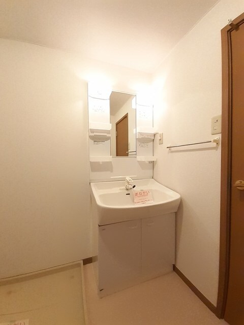 物件内観写真6　(洗面所)