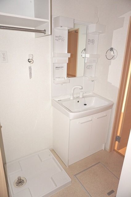 物件内観写真7　(洗面所)