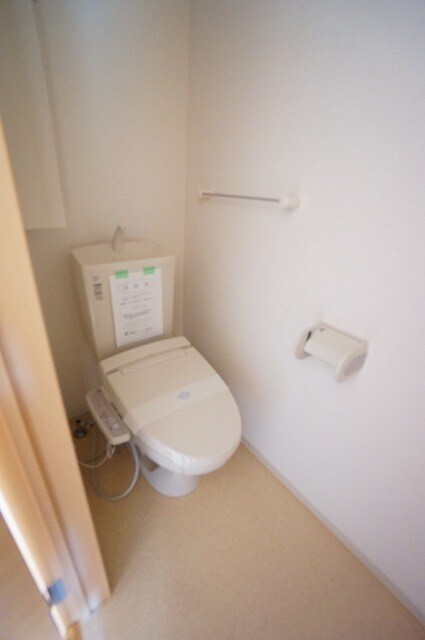 物件内観写真8　(トイレ)