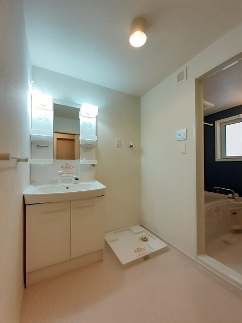 物件内観写真6　(洗面所)