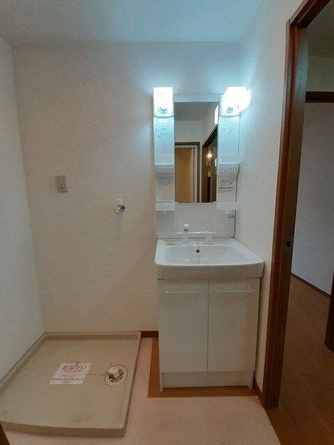 物件内観写真6　(洗面所)