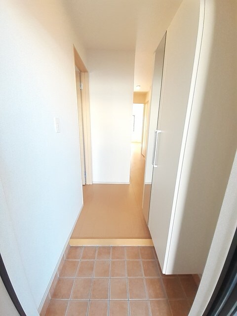 物件内観写真11　(玄関)