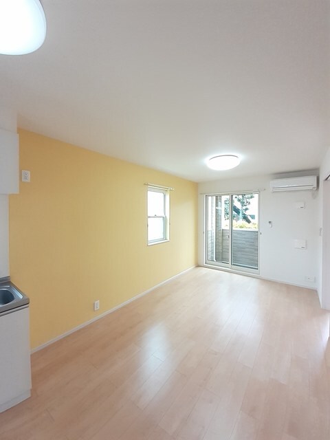 物件内観写真8　(居室・リビング)