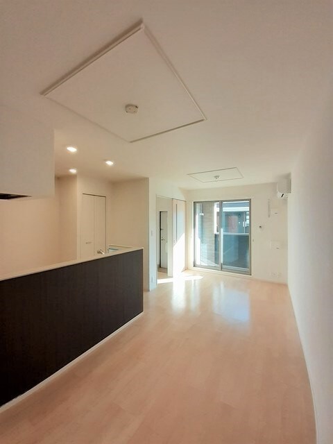 物件内観写真8　(居室・リビング)