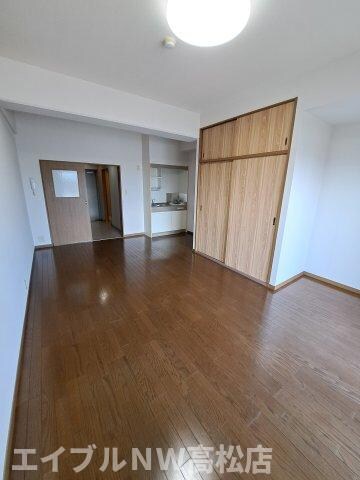 物件内観写真5　(居間)