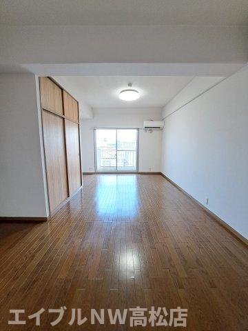 物件内観写真6　(リビング)