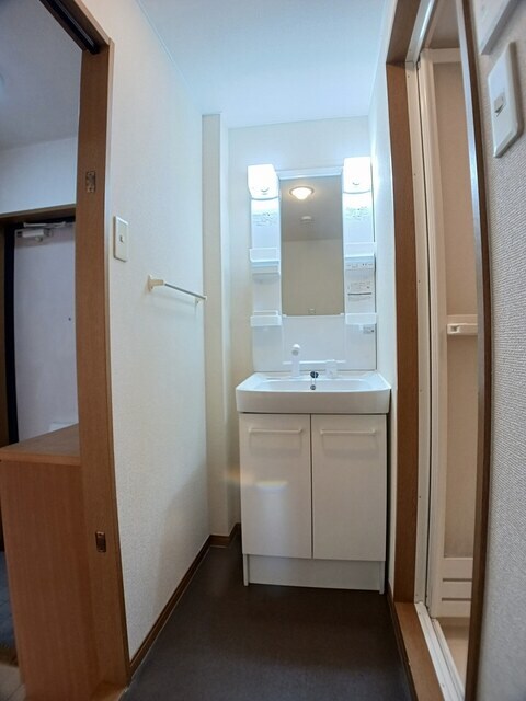 物件内観写真11　(洗面所)