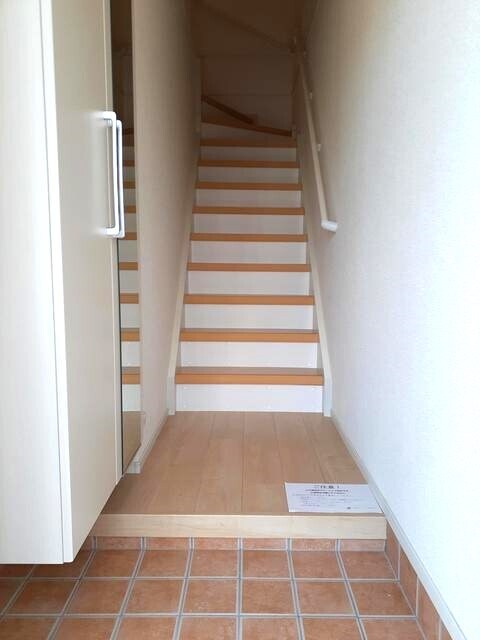 物件内観写真13　(玄関)