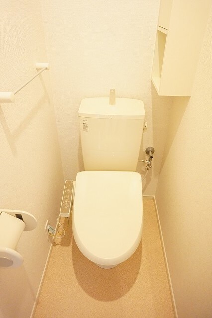 物件内観写真8　(トイレ)