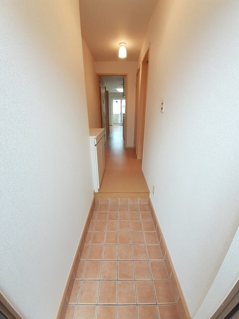 物件内観写真12　(玄関)