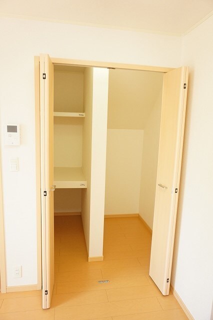 物件内観写真11　(収納)