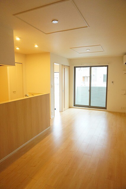 物件内観写真8　(居室・リビング)