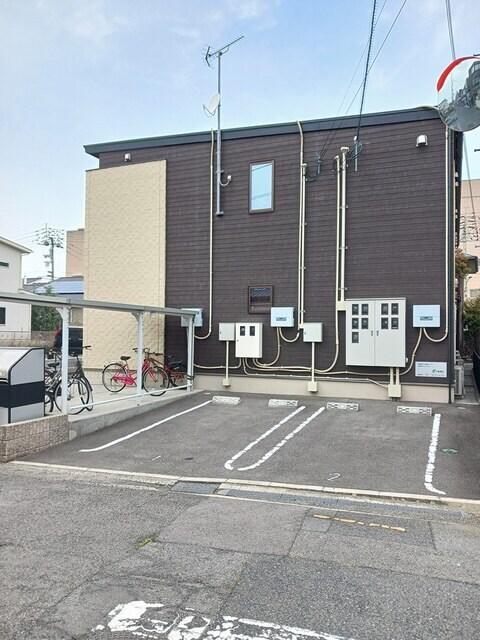 物件外観写真3　(駐車場)