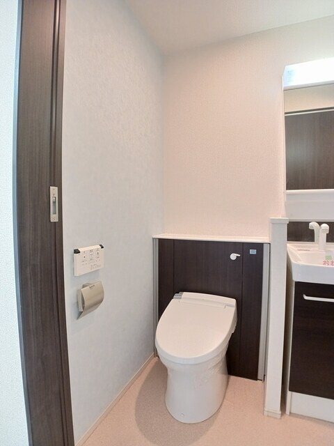 物件内観写真8　(トイレ)