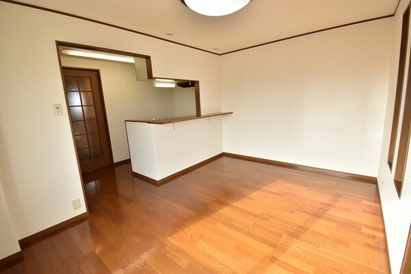 居室(LDK10.6帖)