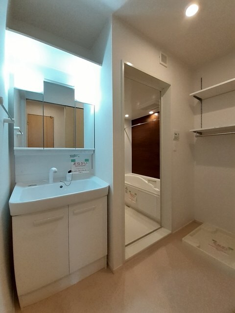 物件内観写真7　(洗面所)