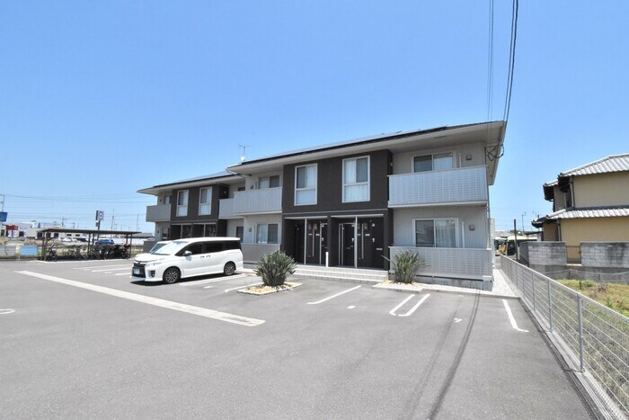 物件外観写真1　(建物外観)