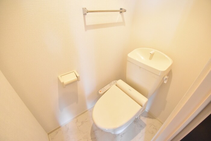 物件内観写真6　(温水洗浄暖房便座)