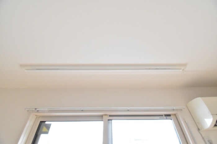 物件内観写真13　(室内物干し)