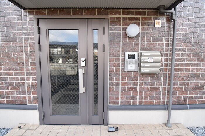 物件外観写真4　(エントランス)