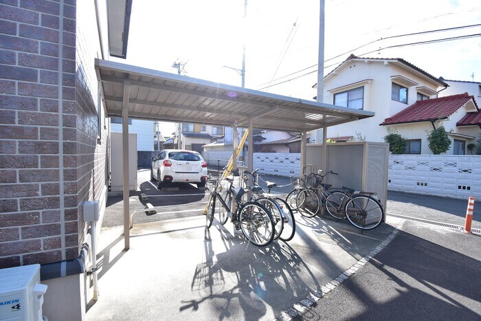 物件内観写真16　(駐輪場)