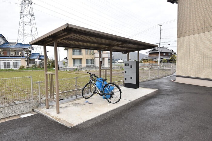 物件内観写真17　(駐輪場（Ａ棟）)