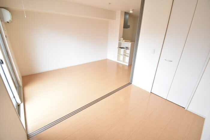 物件内観写真7　(洋室３帖～ＬＤＫ１１帖)