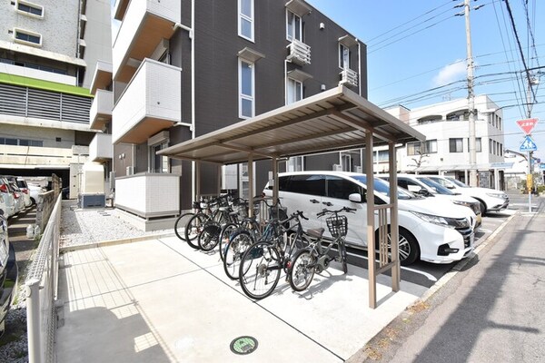 建物設備(駐輪場)