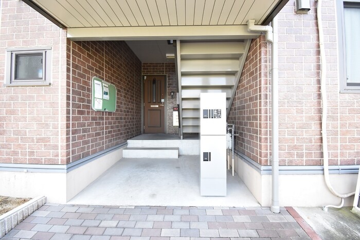 物件外観写真6　(エントランス)