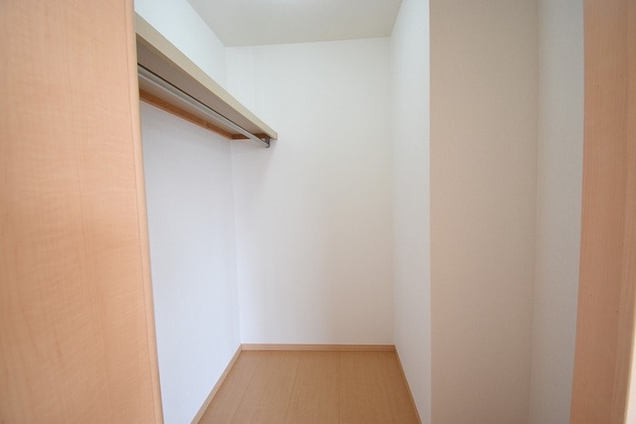物件内観写真13　(ウォークインクローゼット)