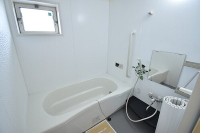 物件内観写真5　(一坪風呂)