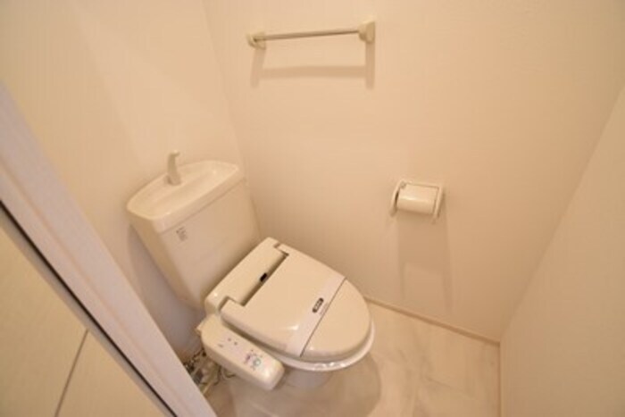 物件内観写真7　(温水洗浄暖房便座)