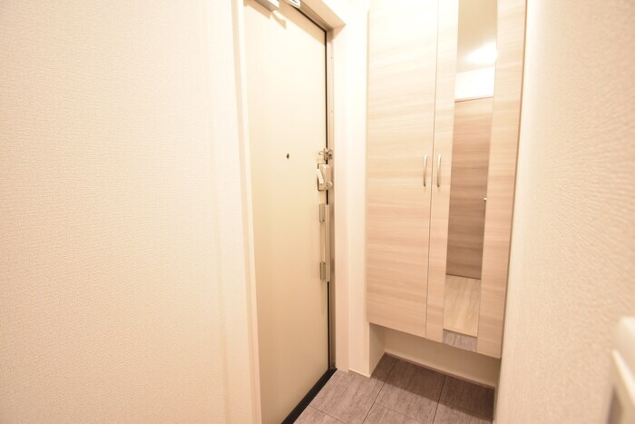 物件内観写真13　(玄関)