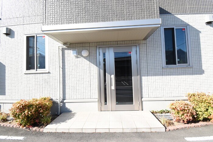 物件外観写真5　(エントランス)