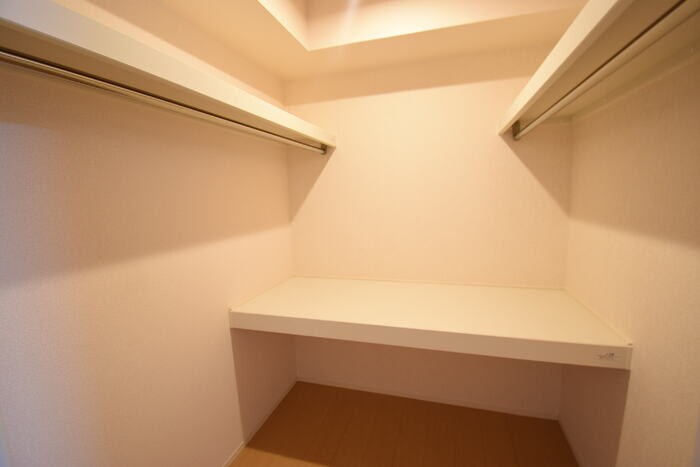 物件内観写真11　(ウォークインクローゼット)