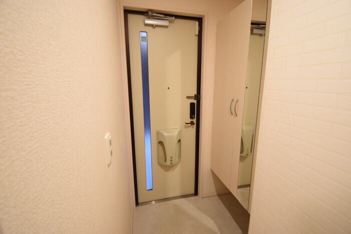 物件内観写真13　(玄関)