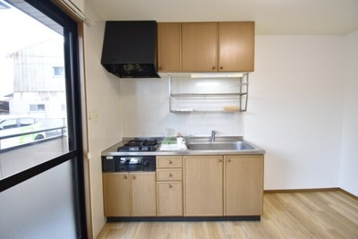 物件内観写真2　(システムキッチン)