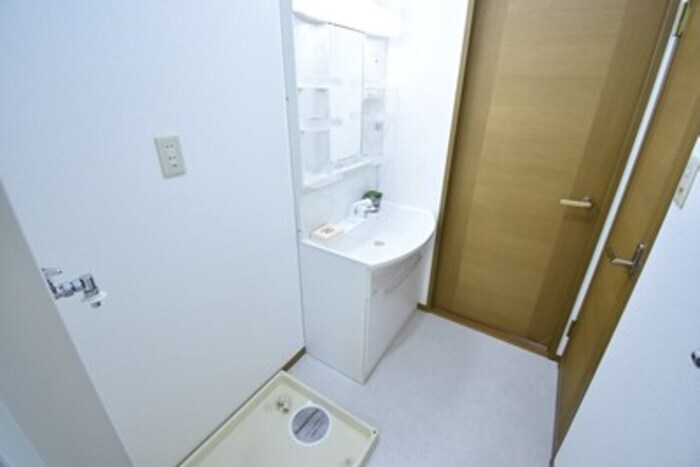 物件内観写真4　(室内洗濯機置場)