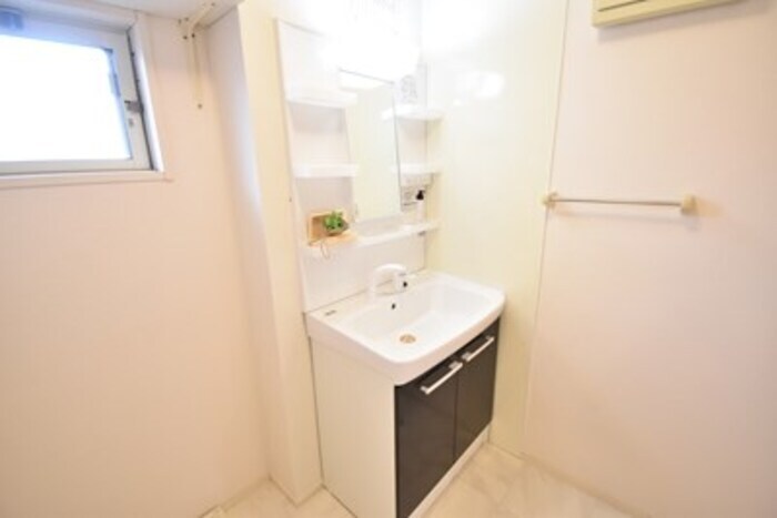 物件内観写真5　(洗髪洗面化粧台)