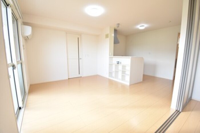 物件内観写真13　(ＬＤＫ１２．５帖)