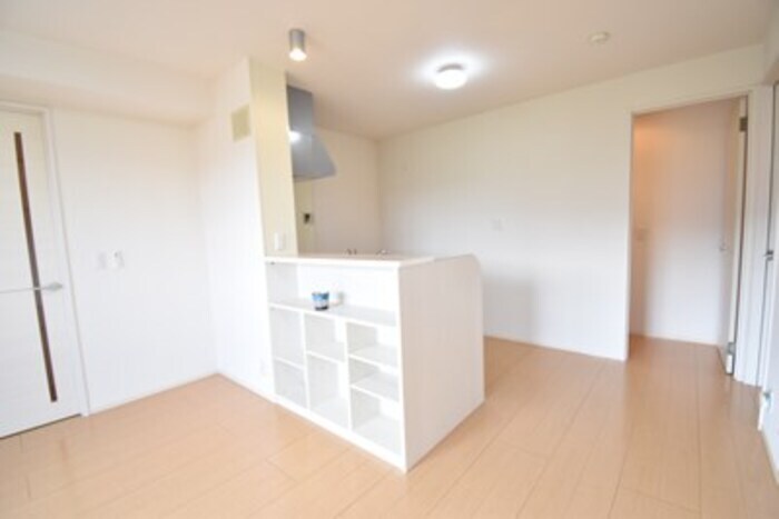 物件内観写真16　(カウンター下収納)