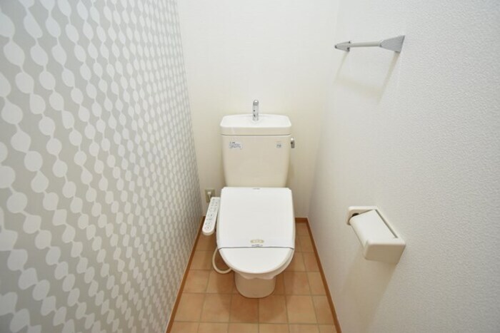 物件内観写真5　(温水洗浄暖房便座)