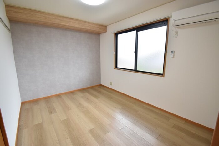 物件内観写真8　(北西洋室６帖)