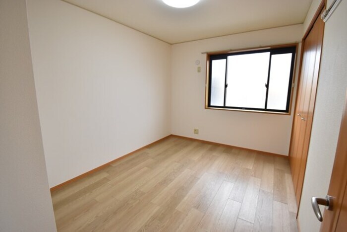 物件内観写真10　(北東洋室５．８帖)