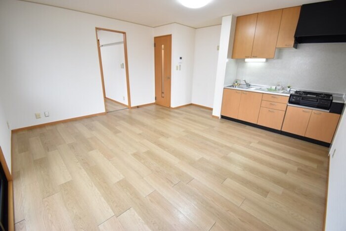 物件内観写真13　(ＬＤＫ１２帖～南洋室６帖)