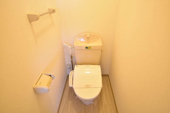 物件内観写真7　(温水洗浄暖房便座)