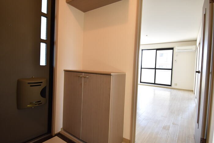 物件内観写真11　(玄関)